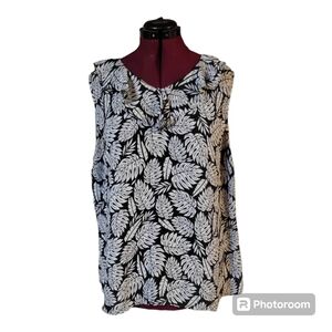 ✨️$3 or 2 for $5✨️Terra & Sky sleeveless blouse